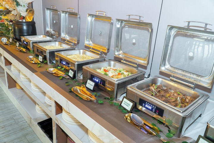 Dining 58 of 77