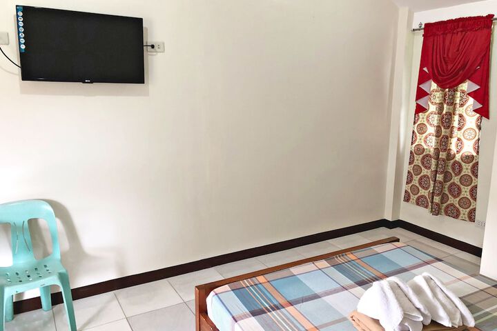 Room 6 of 32