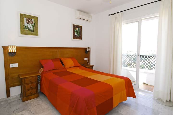 Room 9 of 48