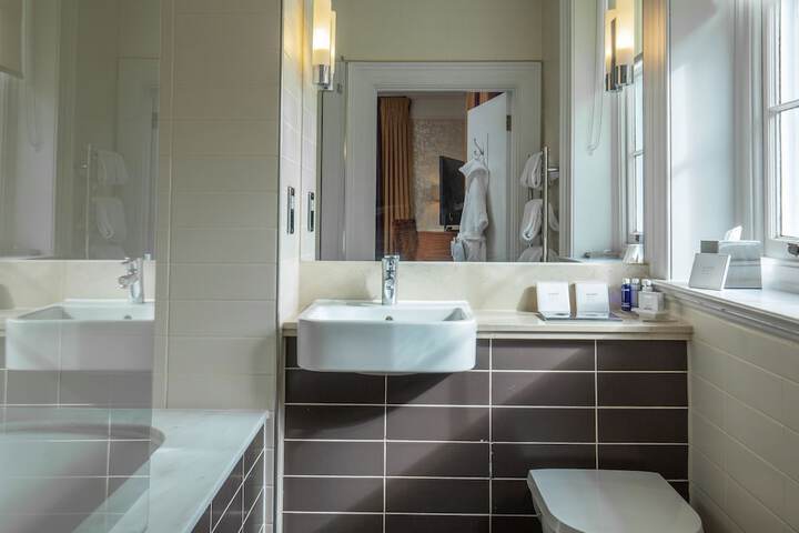 Bathroom Interior Photo