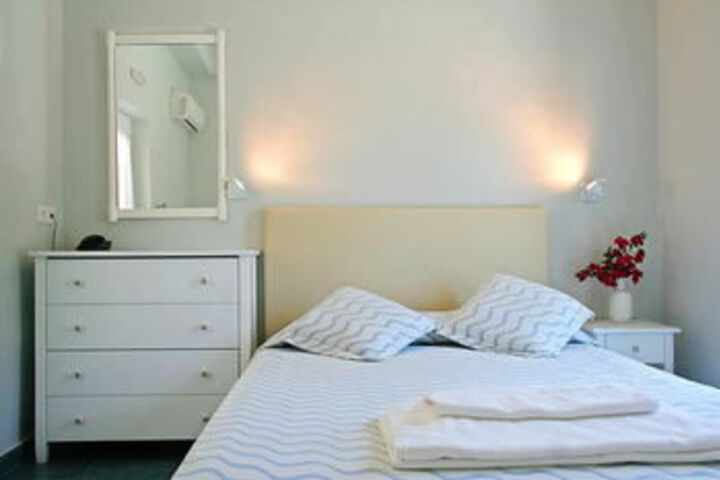 Room 44 of 65