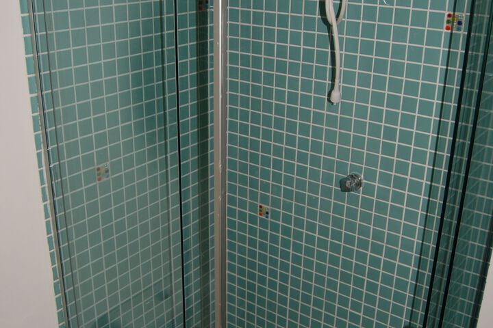 Room 8 of 34