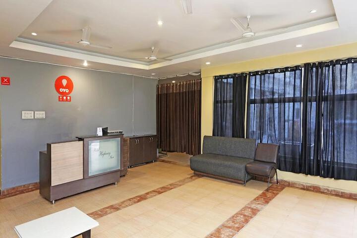 OYO 4939 Hotel Highway Inn