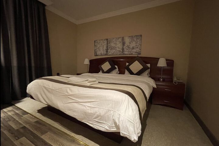 Room 18 of 34