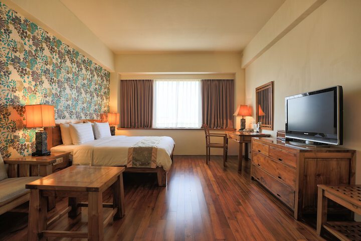 Room 9 of 37