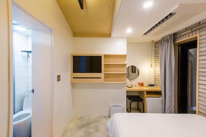 Room 30 of 90