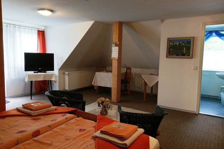 Room 12 of 14