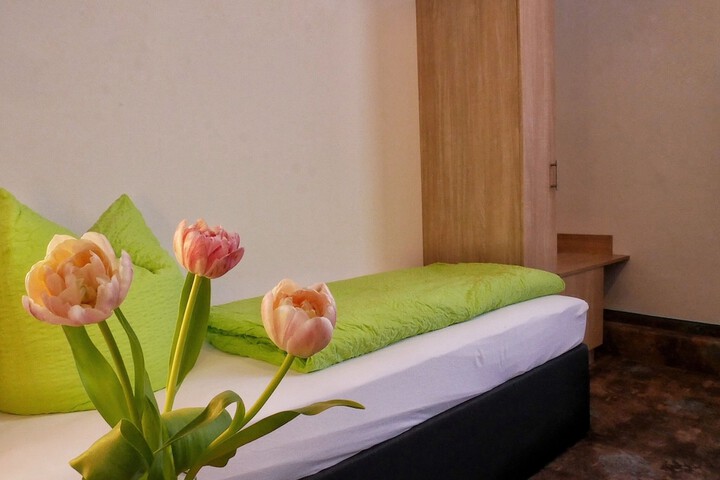 Room 10 of 43