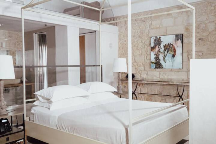 Room 15 of 114