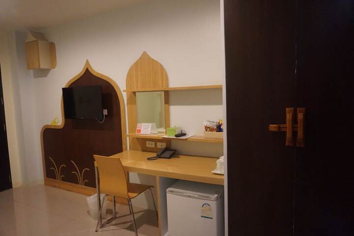 Room 32 of 44