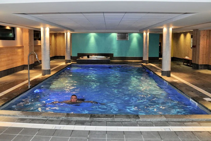 Pool 14 of 23
