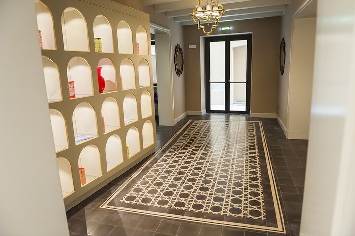 Entrance & Lobby