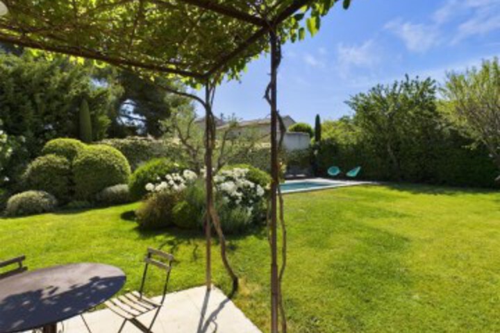 Maison Eygalières 5 pièces, 6 personnes - FR-1-599-16