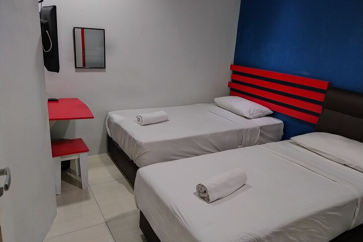 Room 16 of 34