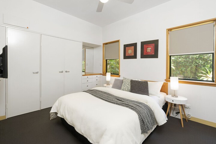 Room 4 of 23