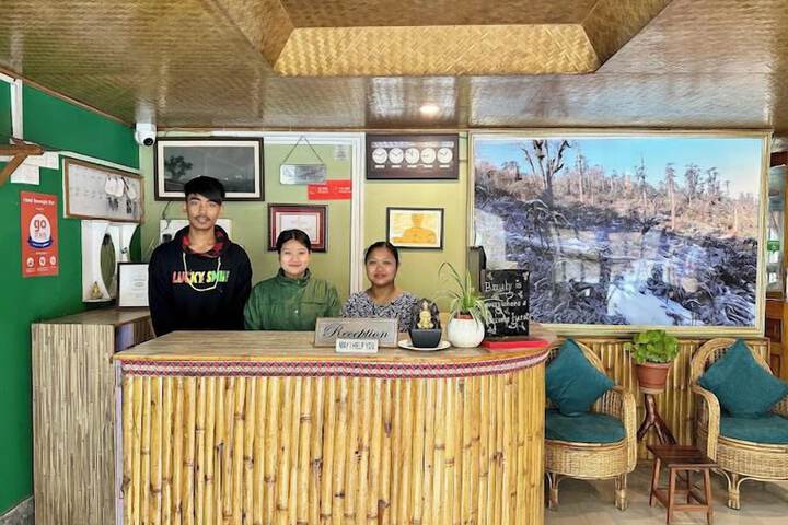Hotel Ravongla Star