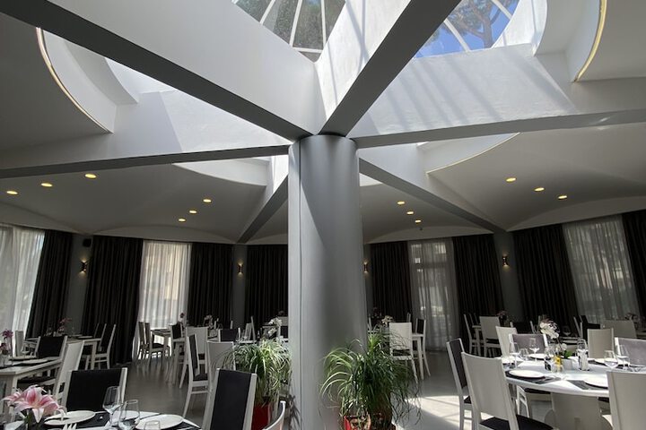 Dining 48 of 72