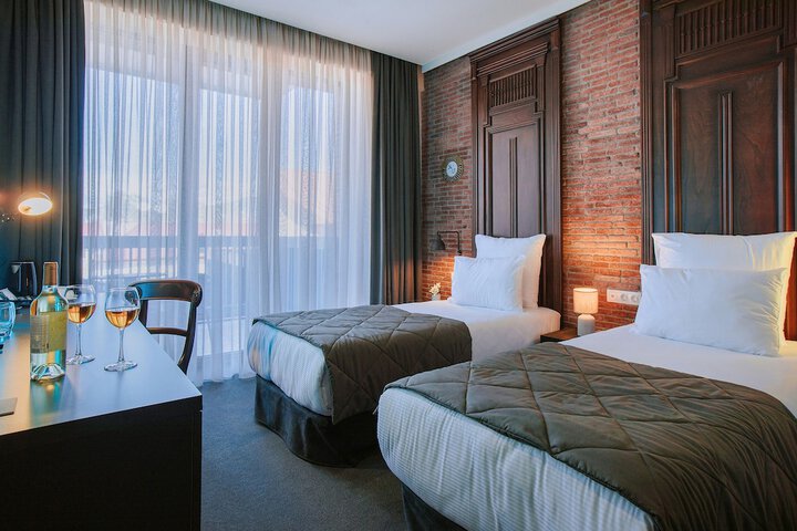 Room 28 of 127