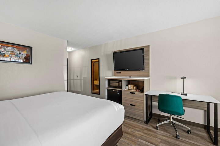 Room 40 of 64