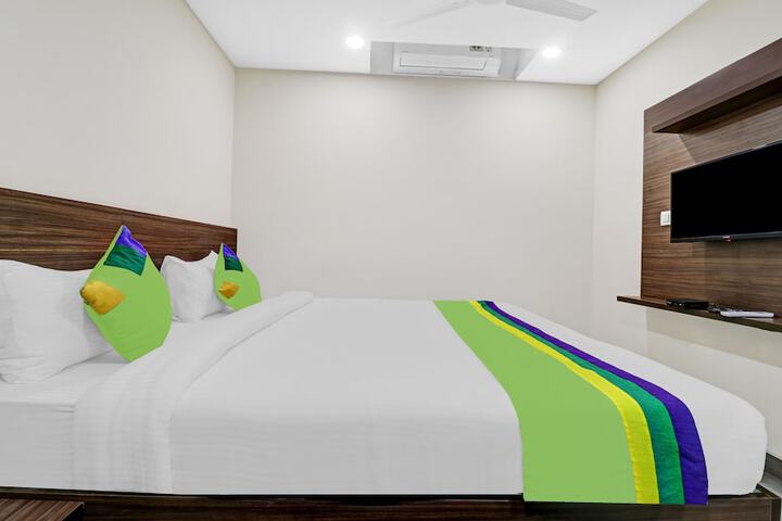 Room 18 of 30