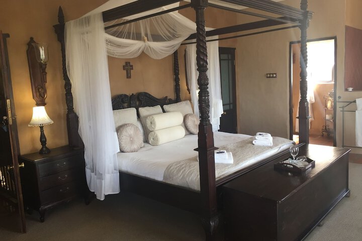 Room 10 of 104