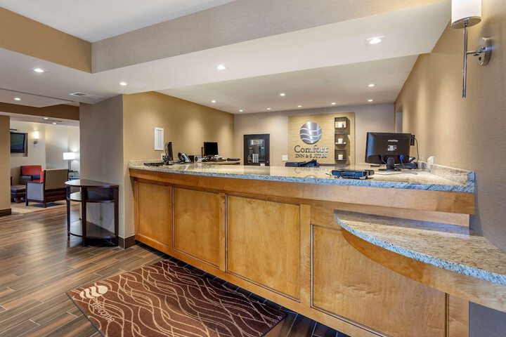 Entrance & Lobby