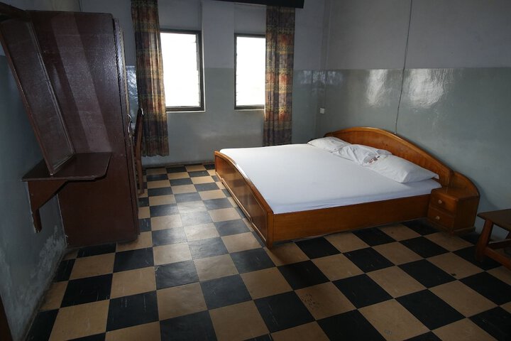 Room 6 of 22