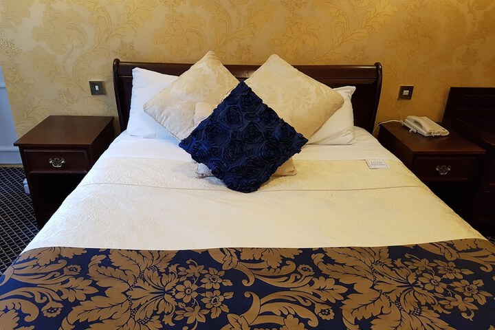 Room 10 of 94