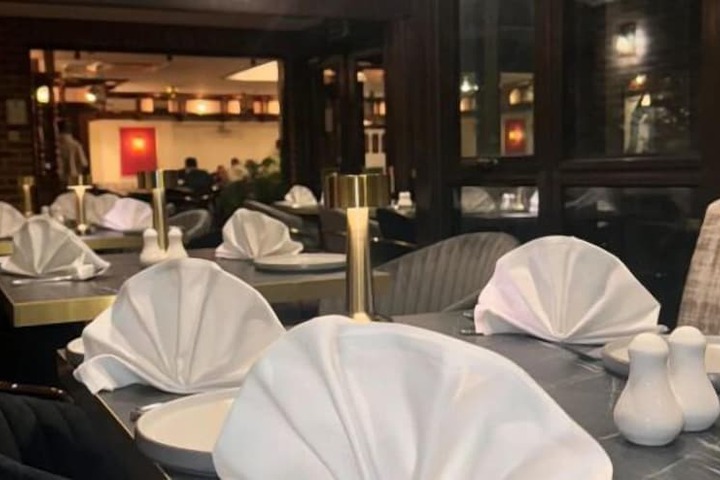 Dining 20 of 30