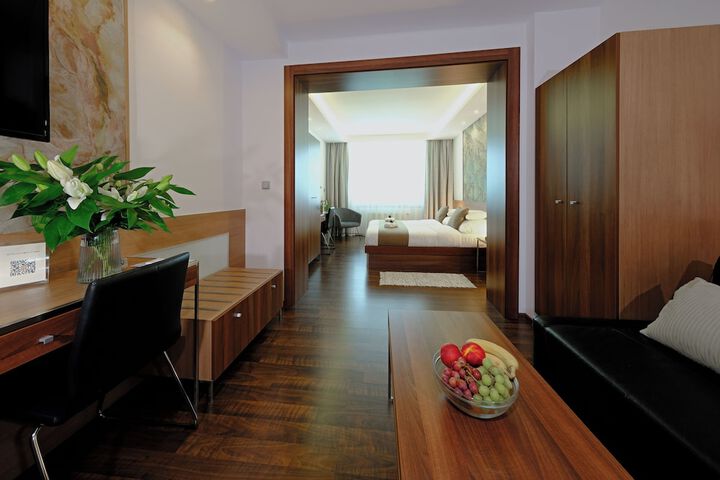 Room 8 of 67