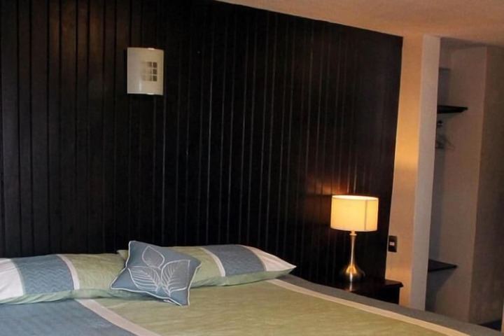 Room 5 of 28