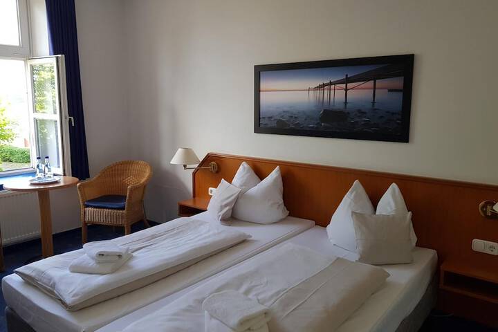 Room 12 of 22
