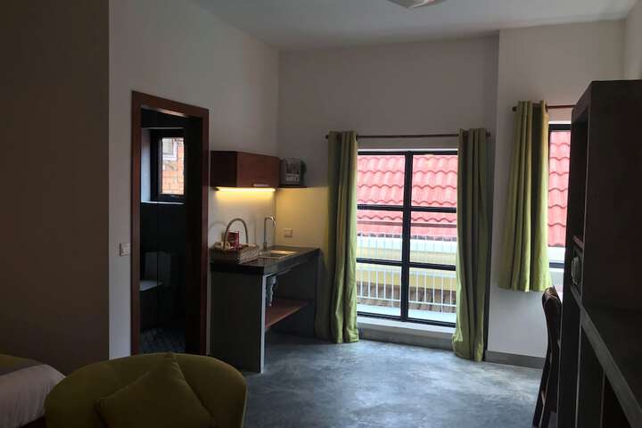 Room 11 of 83