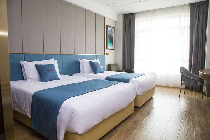 Room 3 of 44