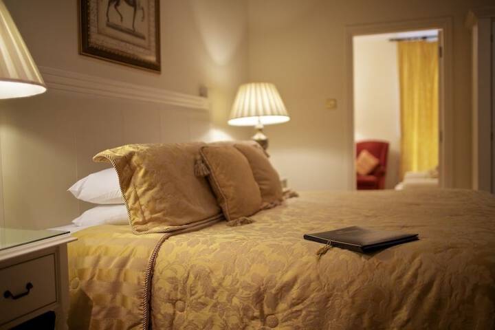 Room 5 of 33