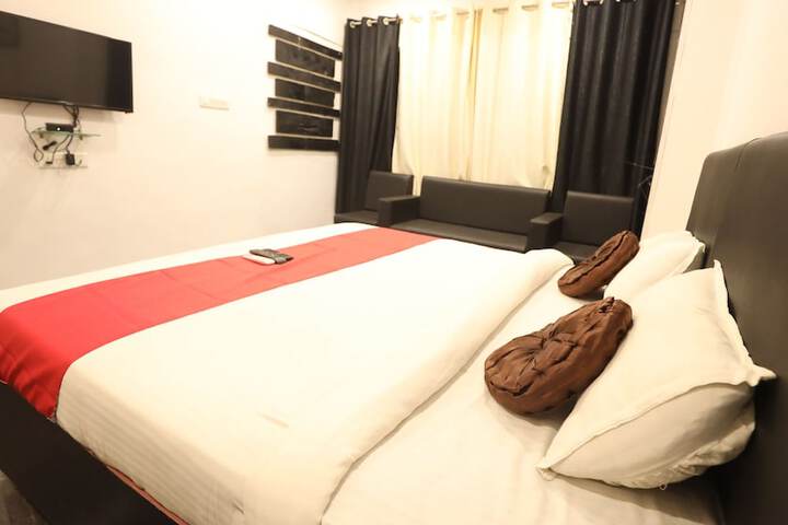 Room 28 of 32