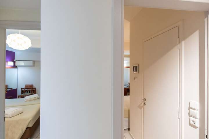 Room 32 of 74