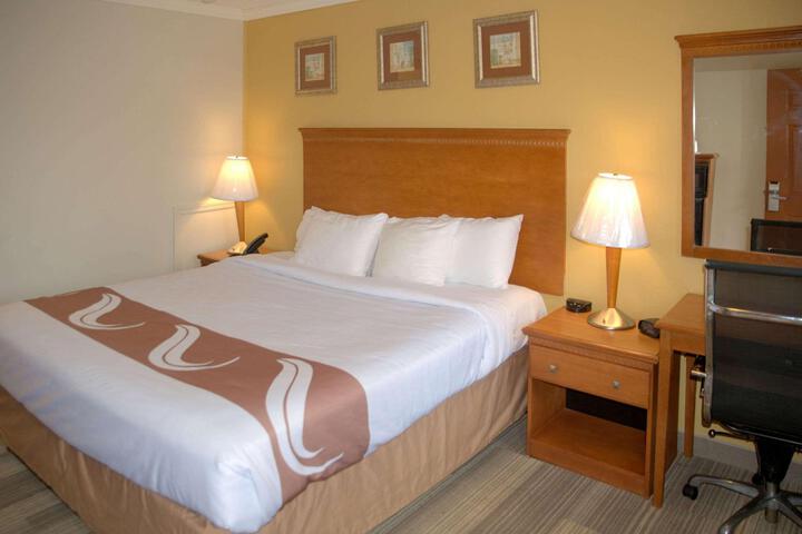 Standard | King Bed (9 of 13)