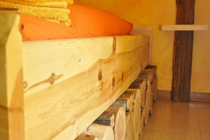 Room 6 of 27