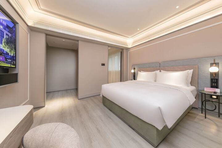 Room 17 of 52