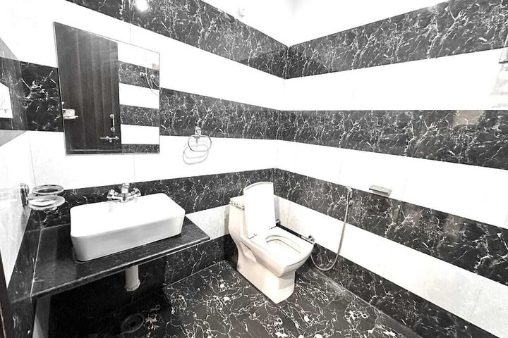 Room 30 of 37