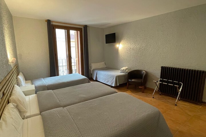 Room 17 of 43