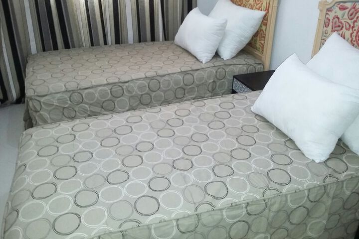 Room 1 of 7