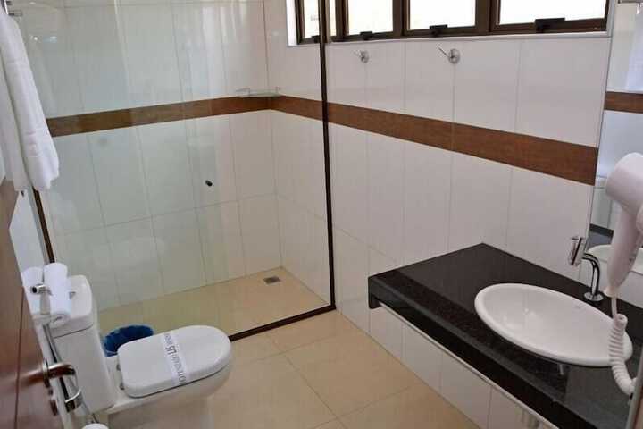 Room 32 of 50