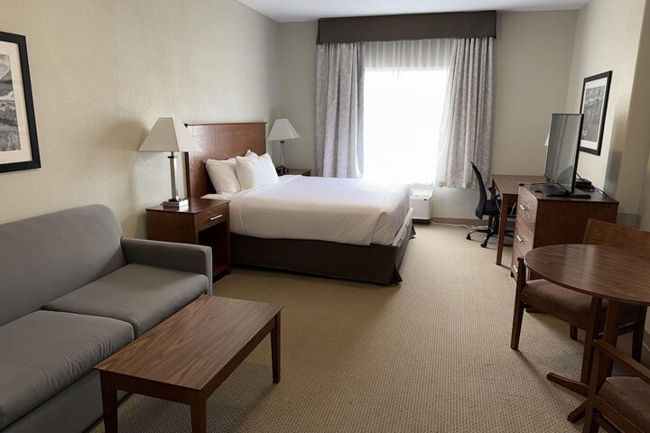 Room 11 of 28