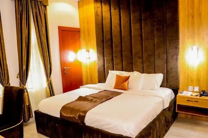 Room 3 of 19