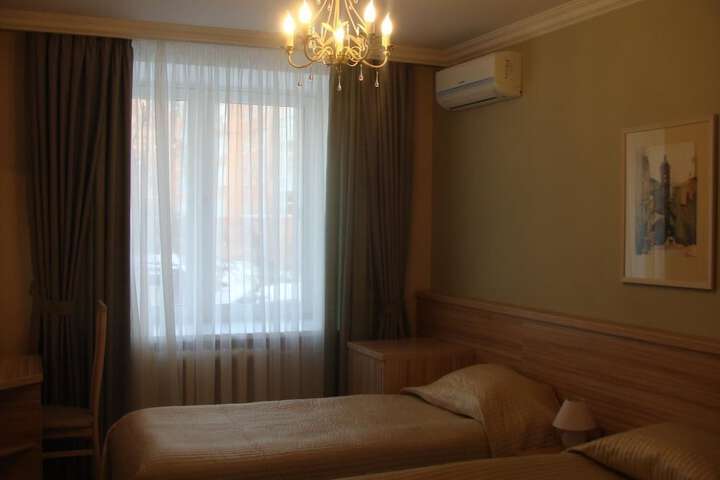 Room 16 of 26