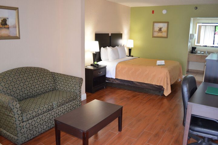 Business King Bed (4 of 7)