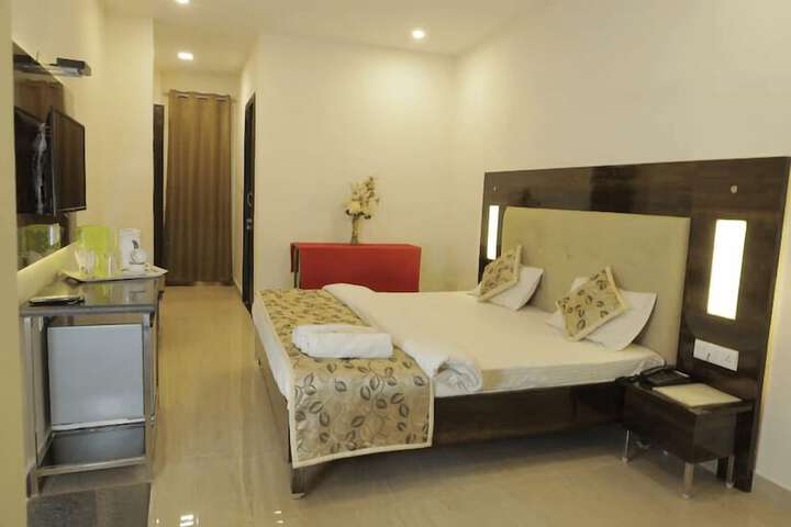 Room 18 of 27