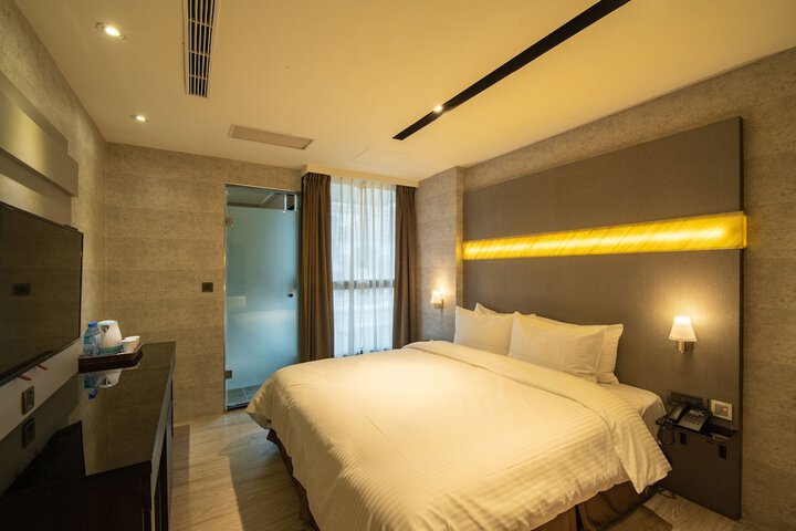 Room 17 of 32
